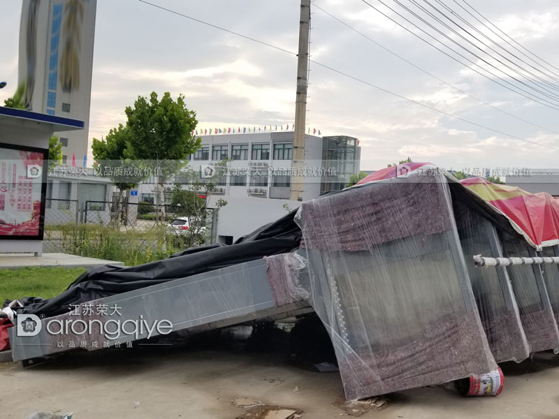 鄭州公交候車(chē)亭配套側牌發(fā)貨案例